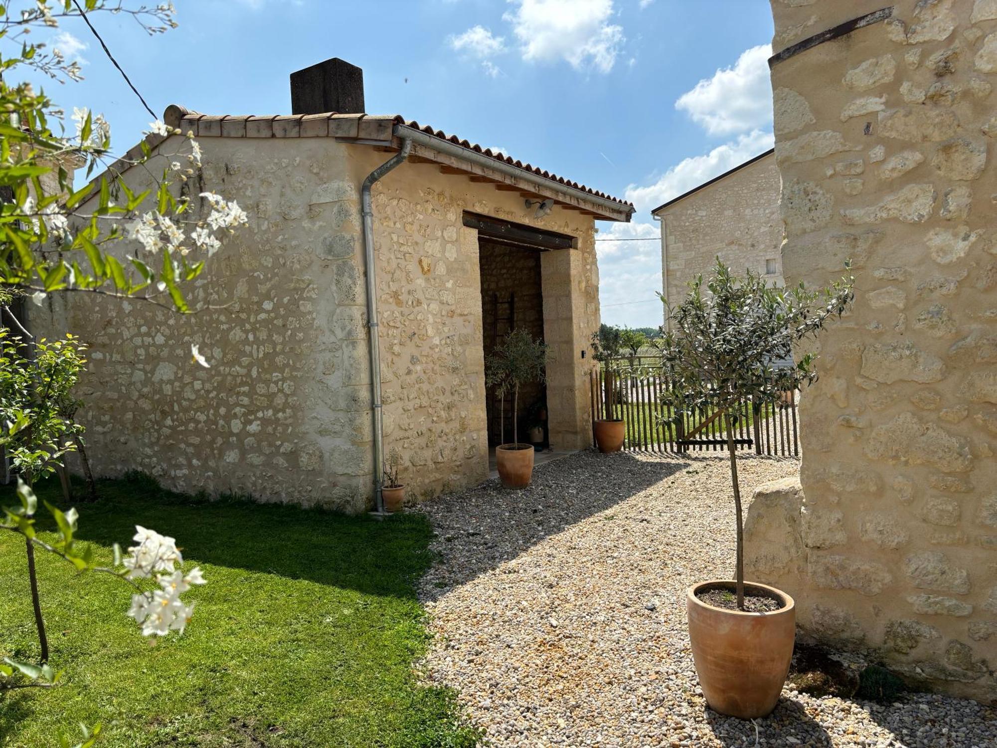 Chateau La Fon Du Berger Saint-Sauveur  Zewnętrze zdjęcie
